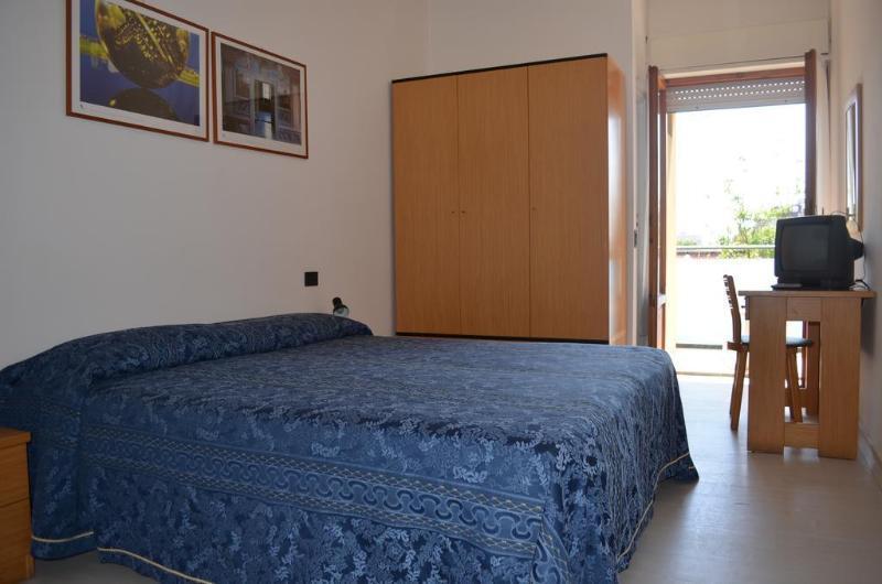 Hotel Capitol Pesaro Buitenkant foto
