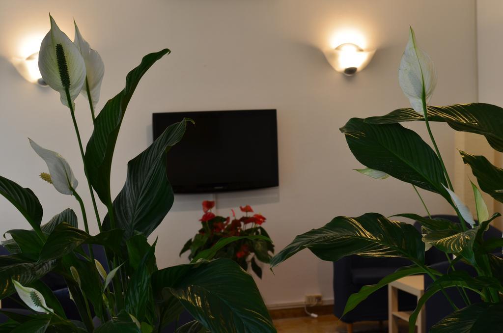Hotel Capitol Pesaro Buitenkant foto