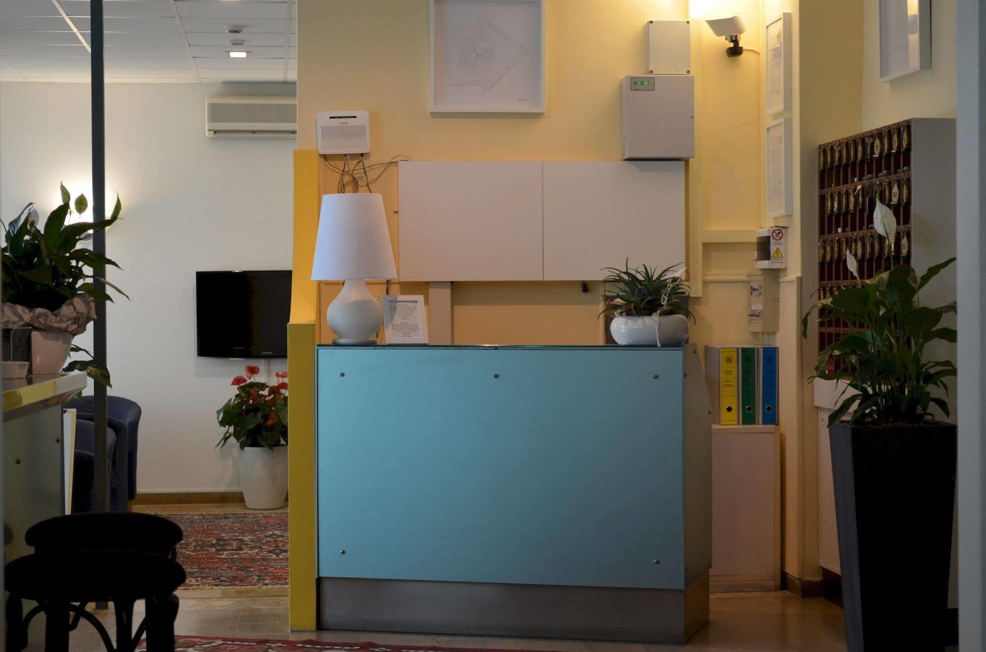 Hotel Capitol Pesaro Buitenkant foto